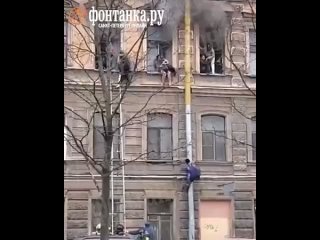 Петербургский дворник спас из пожара на Подольской несколько человек