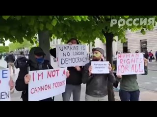 Находящиеся в Ирландии украинцы устроили акцию протеста против Зеленского