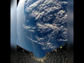 GoPro внутри обтекателя самолета SpaceX Falcon9 во время падения на Землю
