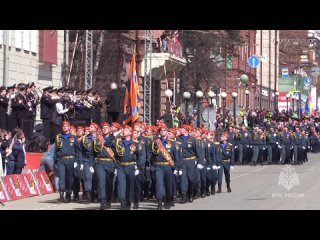 Сотрудники МЧС приняли участие в военном параде в честь 79-й годовщины Победы в Великой Отечественной войне