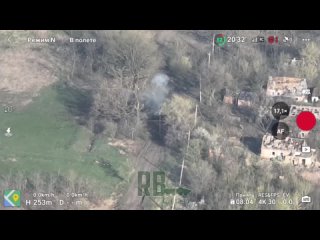 Контрбеспилотная борьба: Операторы беспилотников группировки Центр уничтожили автомобиль с дроноводами ВСУ на Авдеевском напра