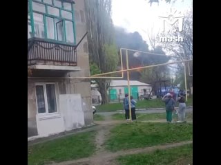 Большой пожар в городе Кировском  горит крыша пятиэтажки