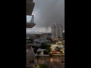Торнадо в Форт-Лодердейле