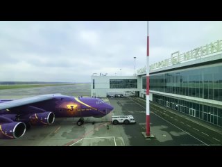 ✈ ️В аэропорт "Чкалов" Нижнего Новгорода сел фирменный самолет "ТВ-3". Смотрится очень необычно 🔥  Видео: ТГ-канал... (видео)