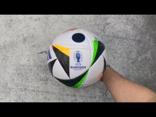 Обзор полупрофессионального мяча Adidas Euro 24 Fussballliebe League Box