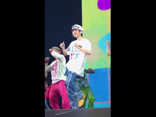 BAEKHYUN ASIA TOUR Lonsdaleite in FUKUOKA .mp4