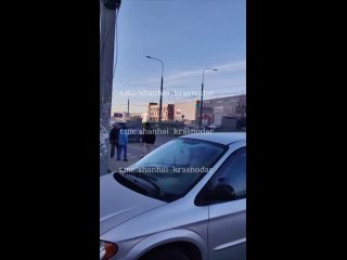 В Краснодаре южанин напал на пару пенсионеров из-за замечания 

Мужчина выезжал с парковки магазина задом.