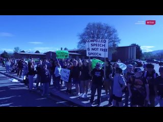Митинг против фурри