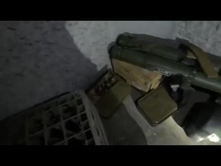 ФСБ обнаружила в пригороде Авдеевки заминированный схрон с иностранным оружием