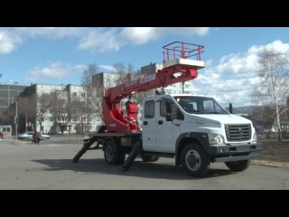 Автопарк Саяногорска пополнился новенькой автовышкой