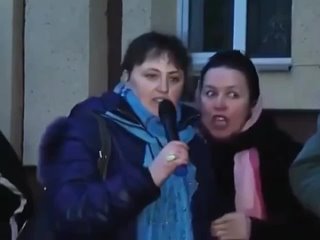 Крик души украинской женщины: «Мужчины были дома, спали возле женщин. Потому, что мужчины сидят в окопах у них нет секса. Путин