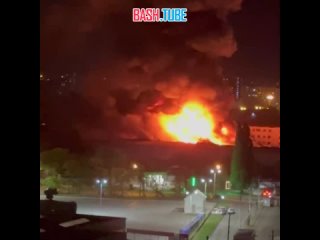 Мощный пожар произошёл в Одессе после прилёта по складским помещениям