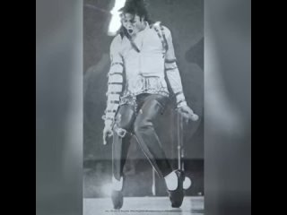 Майкл Джексон, несмотря на время, остаётся легендой. Он перевернул мир шоубиза с ног на голову, танц