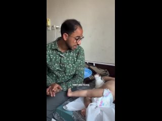 ️ El pequeño Sanad Al-Arabi resultó gravemente herido en un ataque aéreo #israelí en #Gaza