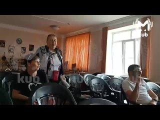 Депутат станицы Алексеевской избила активистку, потому что заседание, оказывается, нельзя снимать на камеру