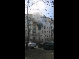 Пожар на Малоохтинском проспекте. Спасатели спасли дв?