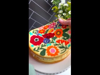 Творческий процесс создания оригинального торта