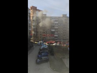 🔥Момент взрыва на улице Муксинова, где вчера произошёл пожар (https://t.