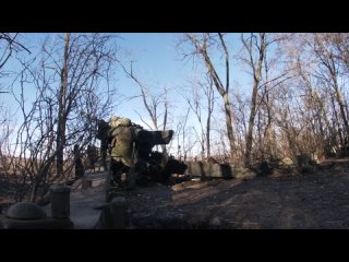 Пушки Гиацинт-Б ГрВ Запад уничтожают позиции украинских террористов в приграничном с Белгородской областью районе Украины