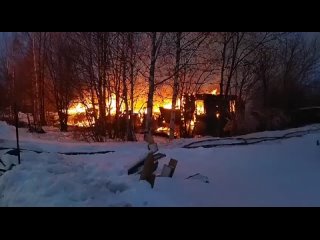 В посёлке Боброво Приморского округа дотла сгорел жилой дом. Без крова остались  20 человек