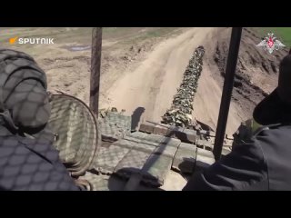 WATCH: Russian T-80BVM tank wipes out a Ukrainian stronghold to the south of Donetsk