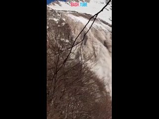 🇷🇺 Страшное и эпичное: лавина сошла с горы Фишт в Краснодарском крае