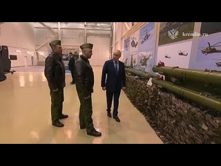 Владимир Путин посетил 344-й государственный центр боевого применения и переучивания лётного состава Минобороны РФ