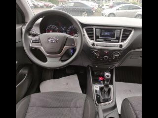 Автомобиль Hyundai Solaris с пробегом 3700 в автосалоне на шоссе Энтузиастов 12а