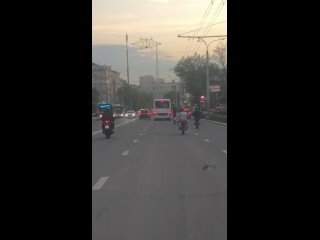 Ростовчанин возмущен хулиганством юных мотоциклистов в центре Ростова.