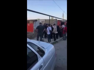 ️Сегодня водитель трактора случайно повредил стену жилого дома в Дагестане и чудом избежал трагедии с ребёнком