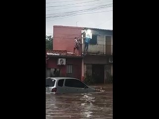 Ливневый паводок в Асунсьоне (Парагвай, ).