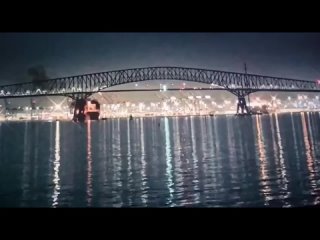 Обрушение  моста в американском Балтиморе  (720p).mp4