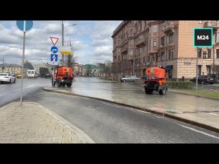 Не только парки: московским дорогам сегодня тоже было хорошо  их помыли с шампунем. Большой банный день случился у всех покрыты