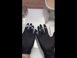 Как снять перчатки так, чтобы снова их надеть