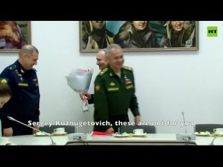 Putin breaks Shoigu’s heart... with flowers