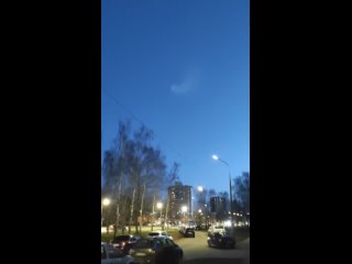 Если вы накануне вечером заметили странный светящийся объект в небе над Казанью — не пугайтесь.  В Минобороны... (видео)
