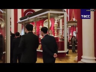 Делегация КНДР во главе с министром внешнеэкономических дел Юн Чжон Хо посетила музеи Кремля.  Видео