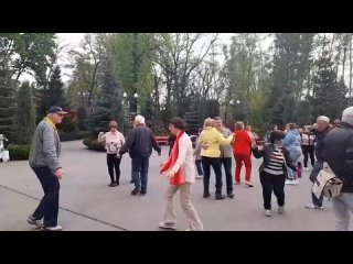 Настоящая подруга танцы в парке Горького Харьков