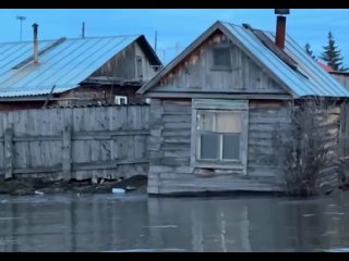Свыше 500 жилых домов и приусадебных участков затоплено в результате паводка в Курганской области, — МЧС.