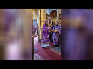 Митрополит Арсений обращается с приветственным словом к новому игумену Псково-Печерской обители архи