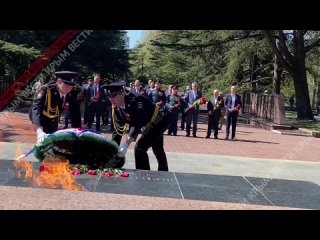 «Никто не забыт, ничто не забыто»: в Симферополе почтили память освободителей Симферополя