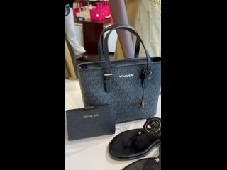 #MichaelKors🇺🇸

Выкупаем из аутлета
Тапочки 7404+доставка
Кошелек 4994+доставка
Сумка 8404+доставка

Цена доставки из расчета 1г