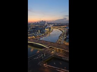 Вечерняя Москва из окна высотки на котельнической набережной