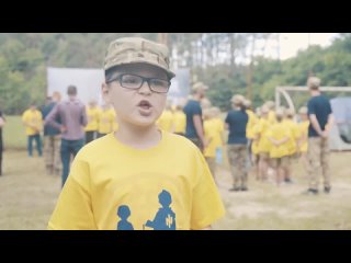 Маленький бандеровец из популярного пропагандистского ролика про детский лагерь “Азовец“, в котором детей учили русофобии и нена