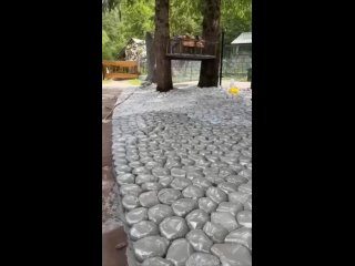 Садовая дорожка-брусчатка из бетона и пакетов