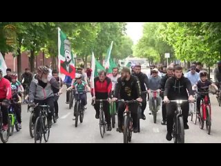 В столице Чеченской Республики, в прекрасном городе Грозном, состоялось официальное открытие велосезона. Это событие собрало мно