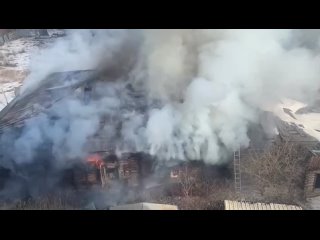 Наш подписчик сообщает, что горит дом бывшего городского главы Юшманова