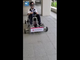 Школьники в китайском Шэньчжэне сами создают машины для картинга, а потом соревнуются на них