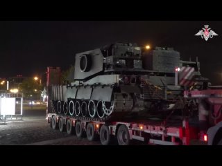 Танк M1 Abrams и штурмовая инженерная машина M1150 Assault Breacher Vehicle производства США доставлены на выставку трофеев н