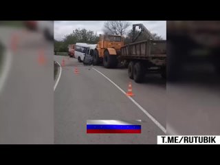 Мерседес-Спринтер столкнулся с трактором К 701 Кировец